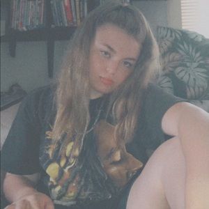 Meet your Posher, Alexia